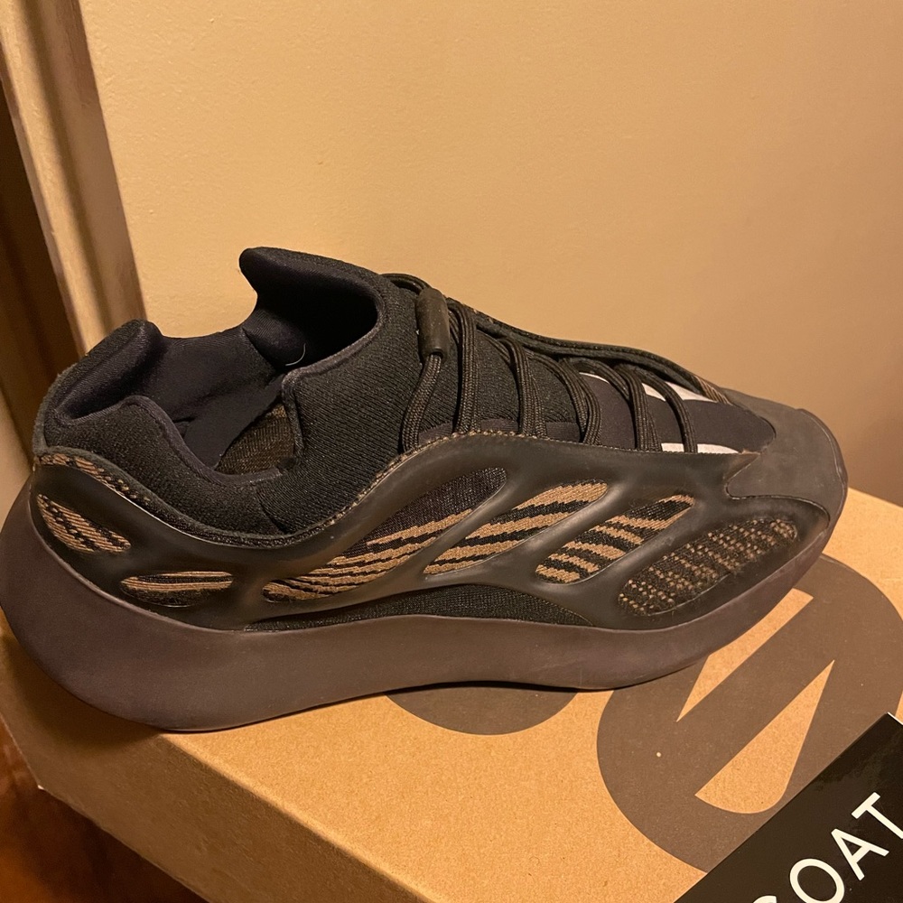 Yezzy 700 Clay